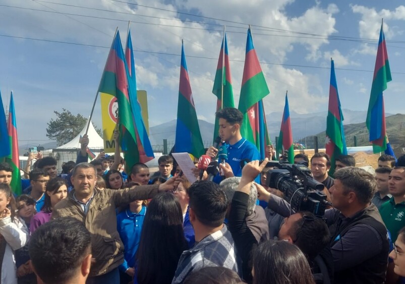 Акция протеста на дороге Лачин-Ханкенди приостановлена – Заявление экоактивистов (Фото)